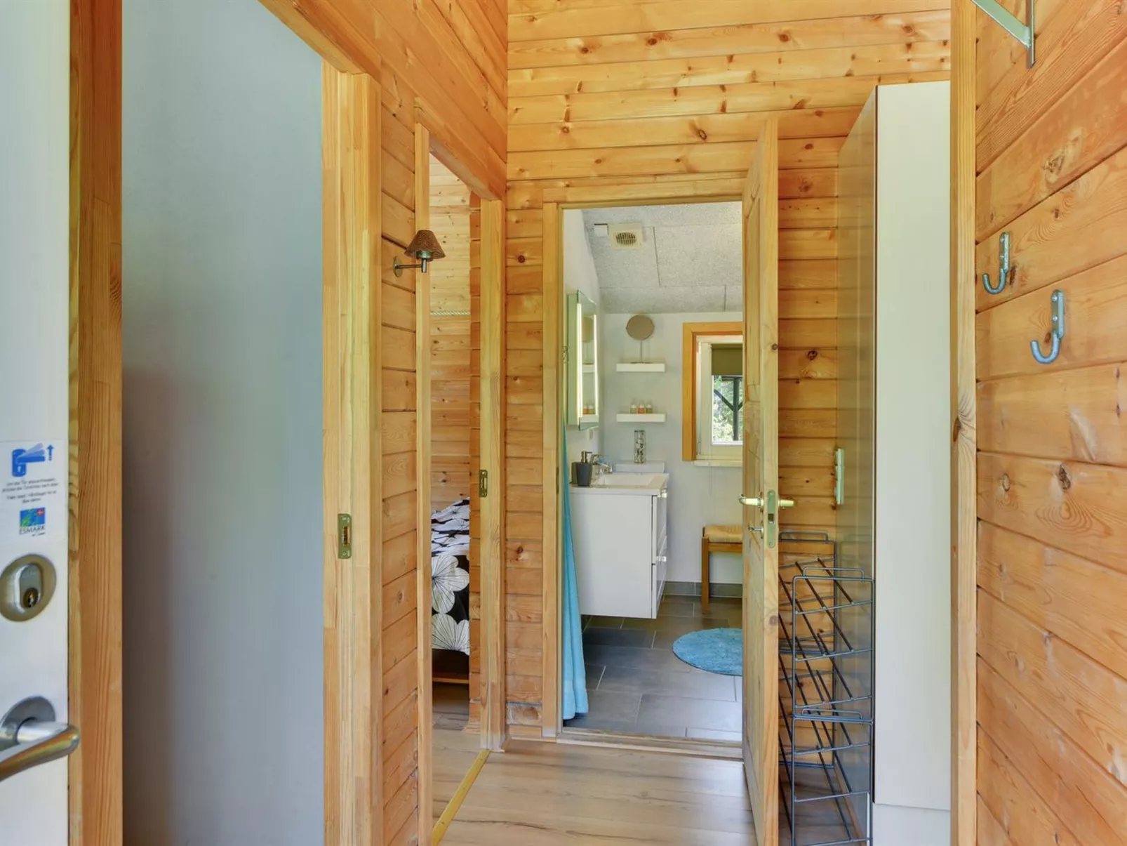 "Jorina" - 700m to the fjord-Binnen