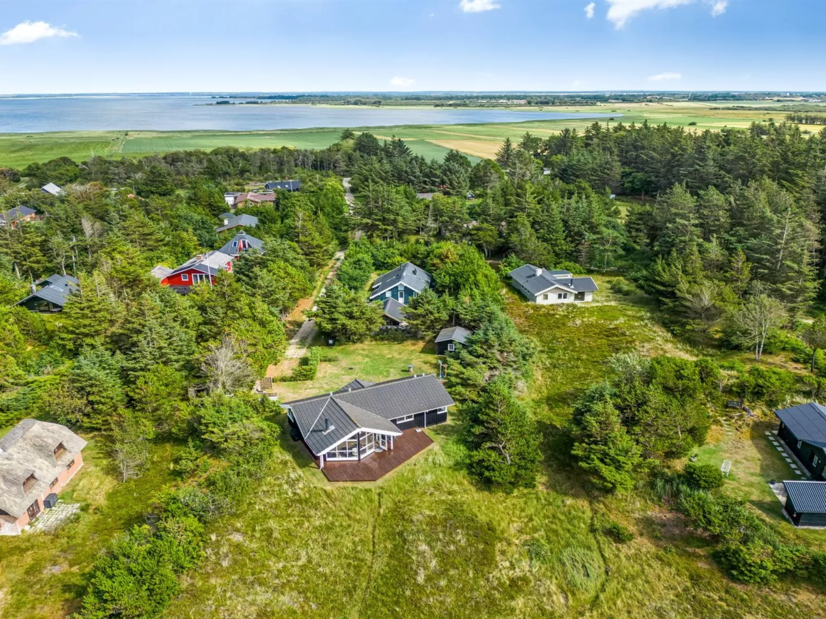 "Leona" - 250m to the fjord-Buiten