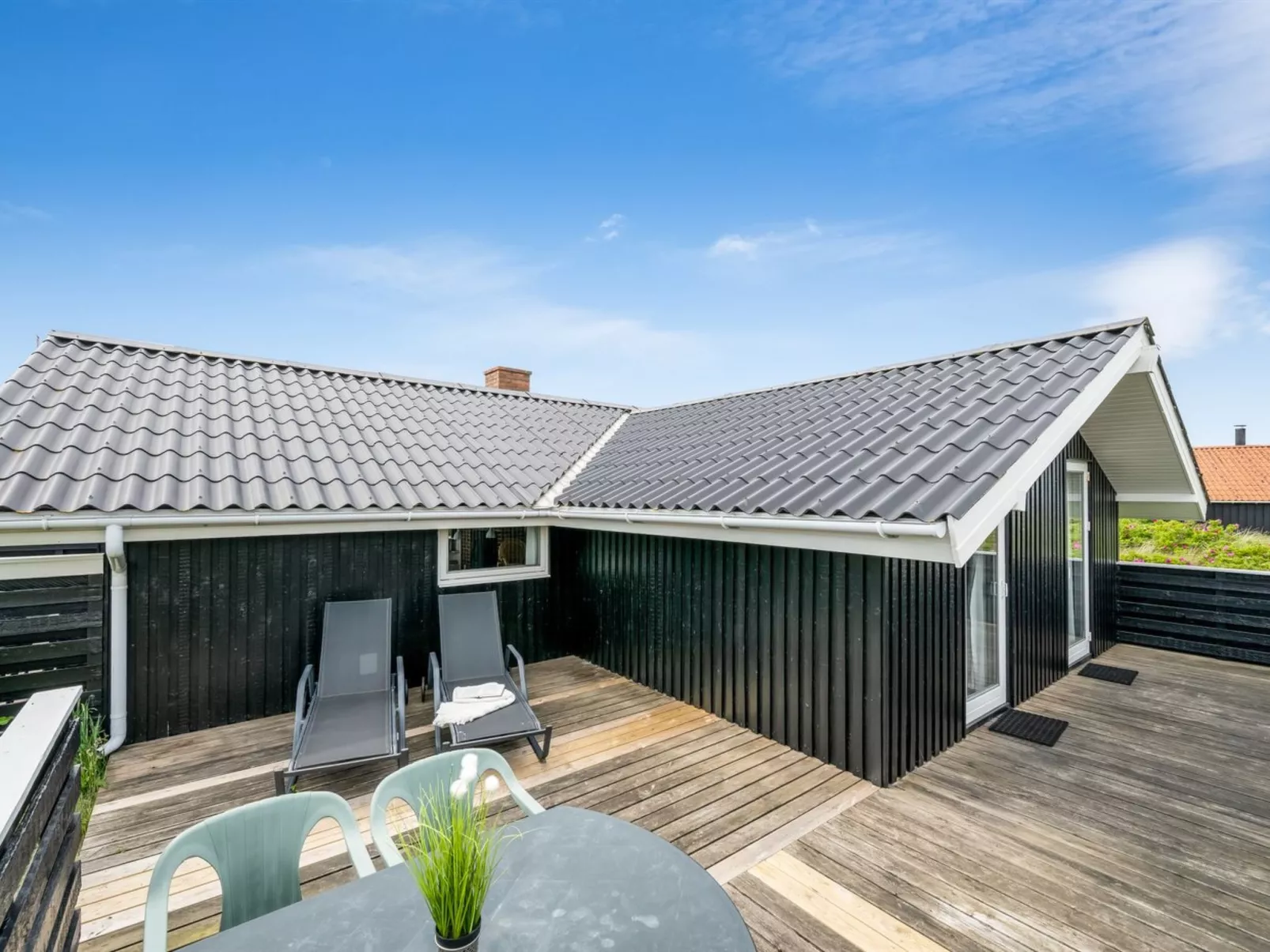 "Unni" -  from the sea-Buiten