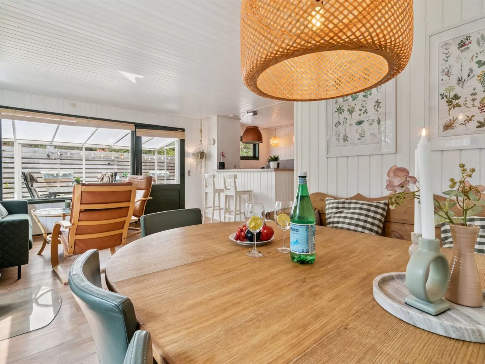 "Ellinor" - 300m from the sea-Binnen