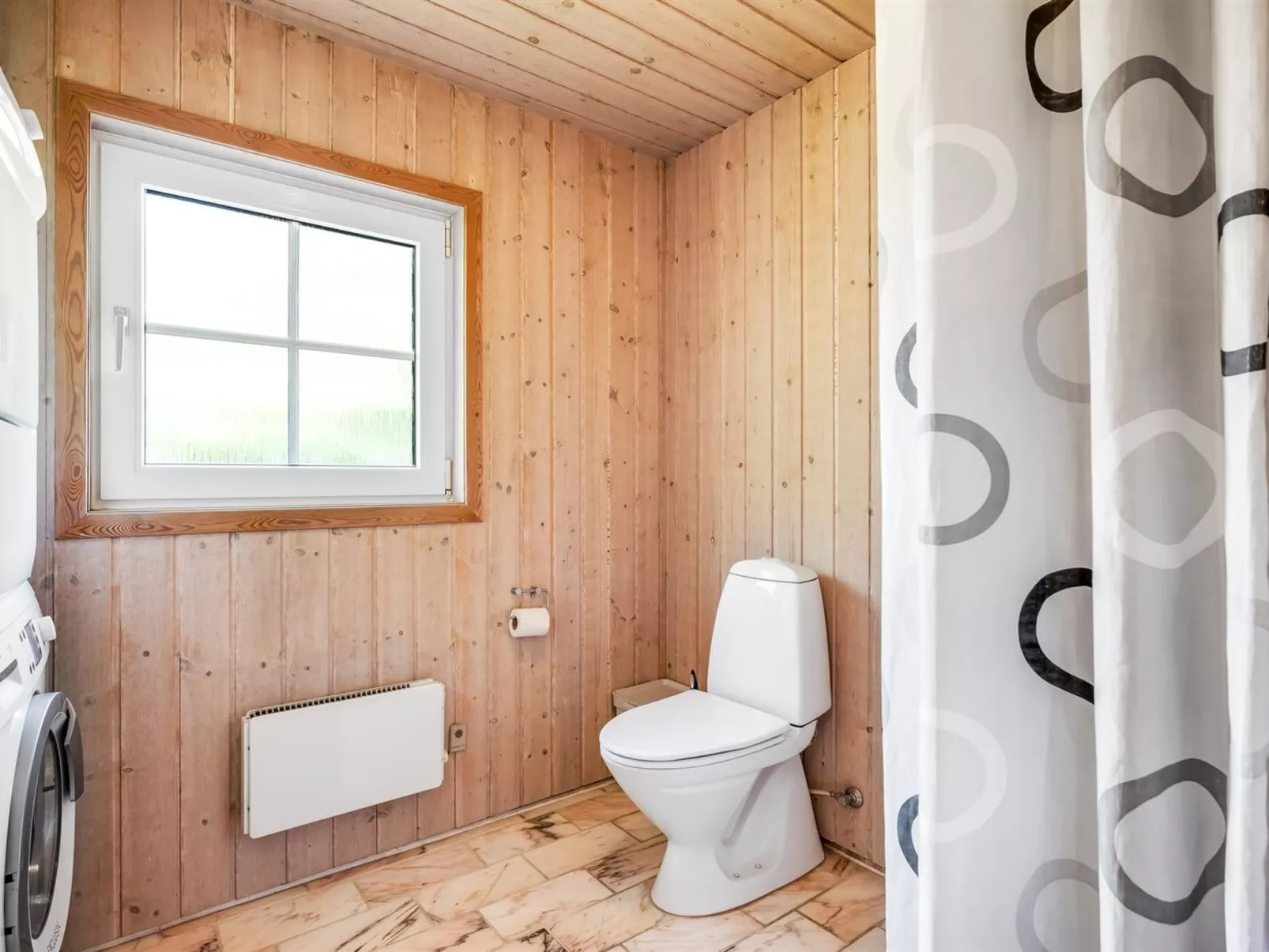 "Gunvald" - 2km to the fjord-Binnen