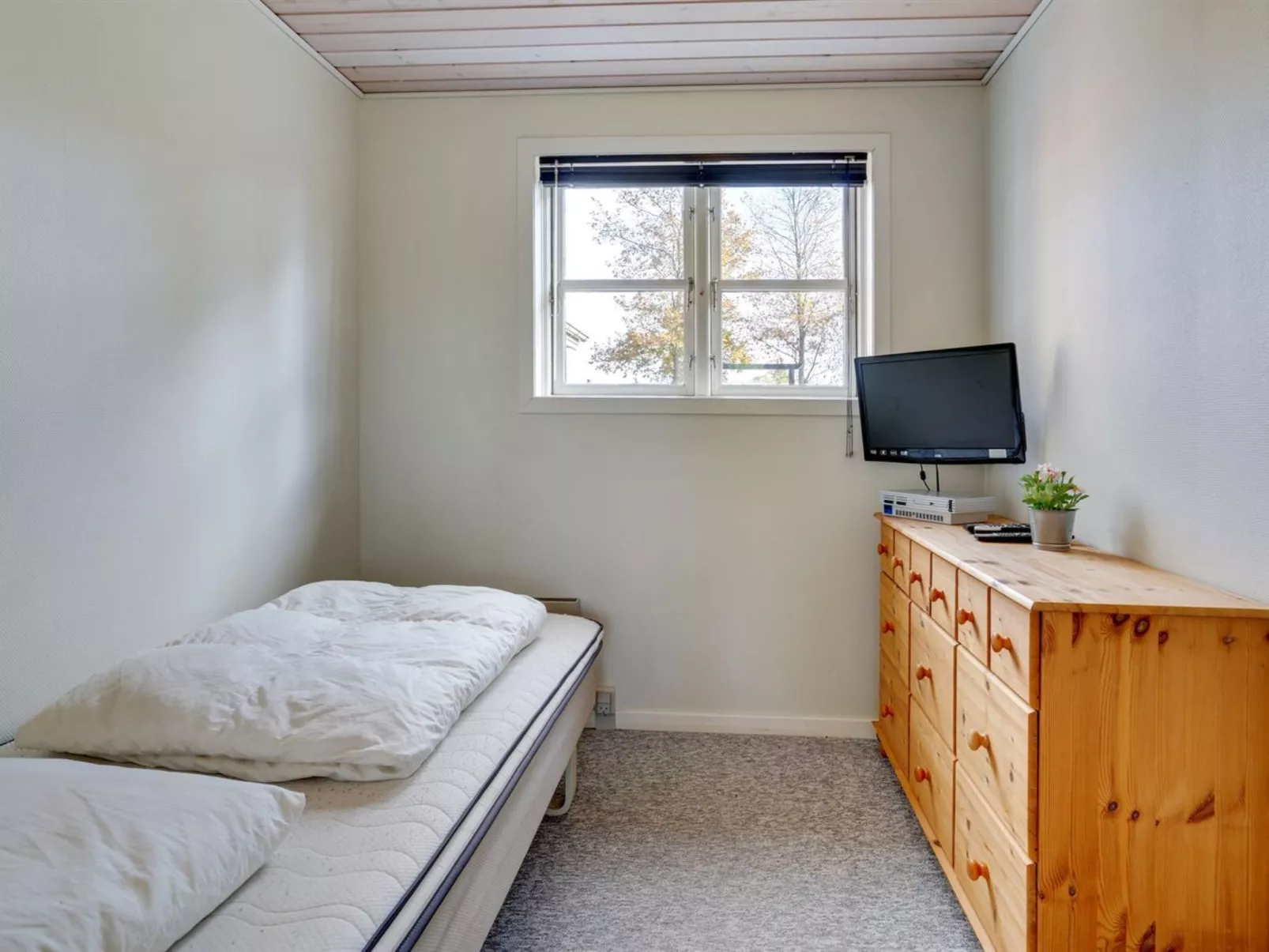 "Swaver" - 300m to the fjord-Binnen