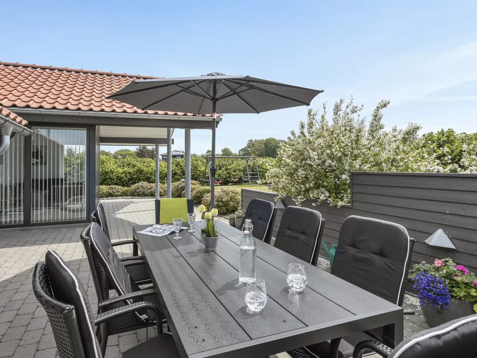 "Donka" - 300m to the fjord-Buiten