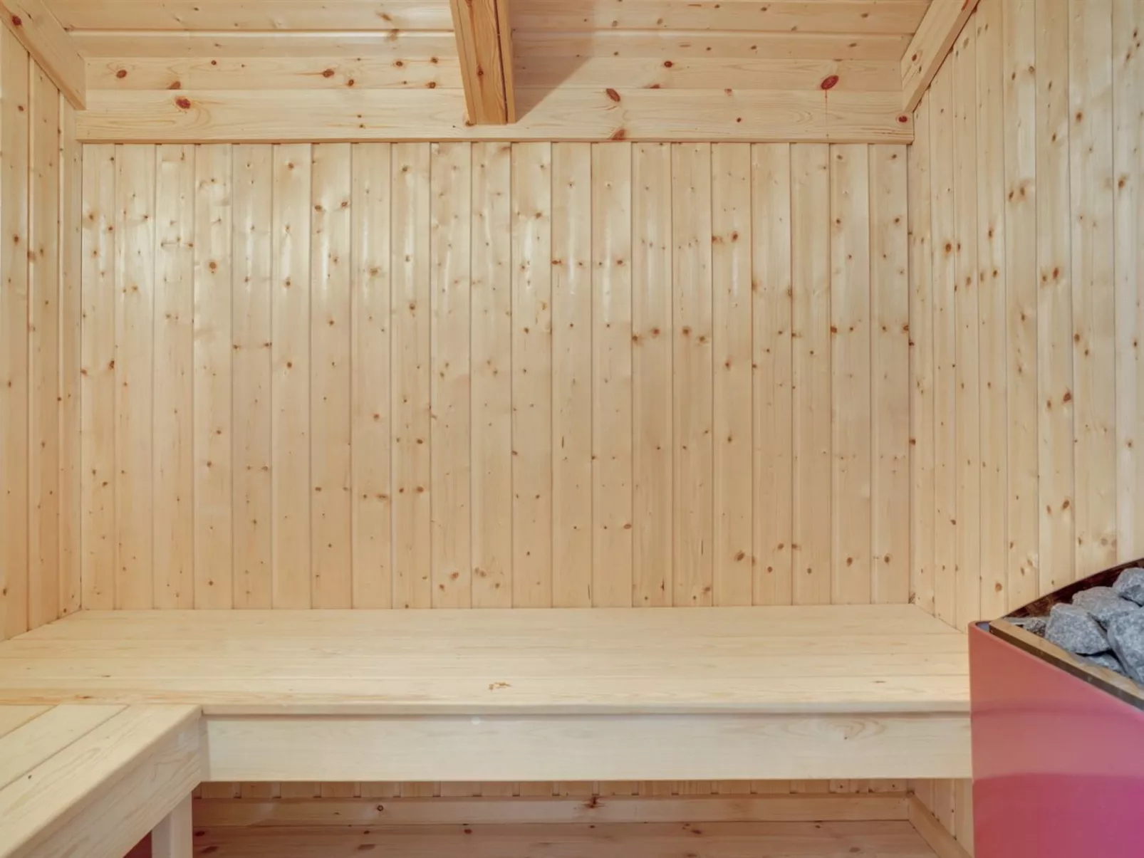 "Mine" - 300m from the sea-Binnen