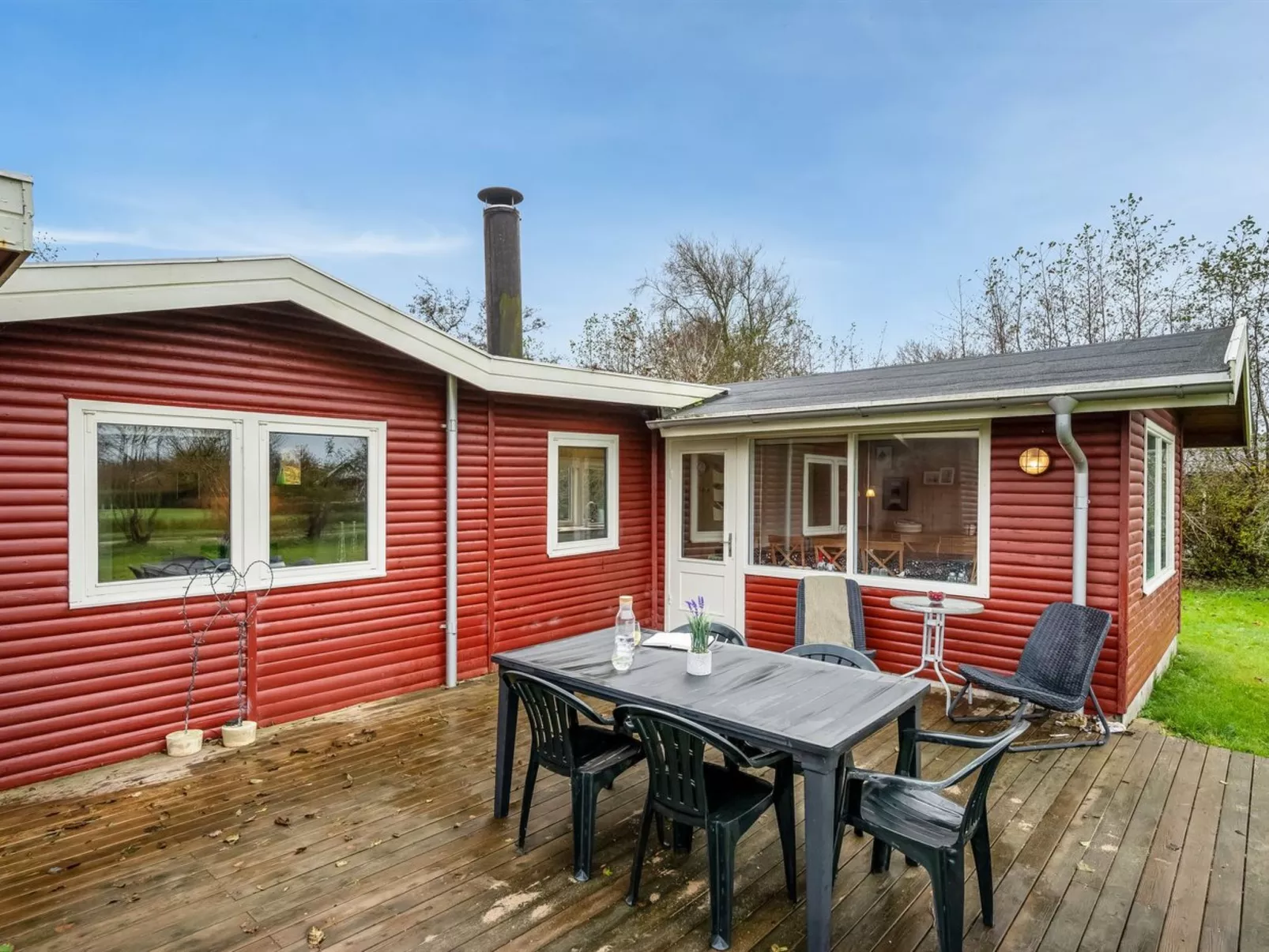 "Scarlet" - 400m to the fjord-Buiten