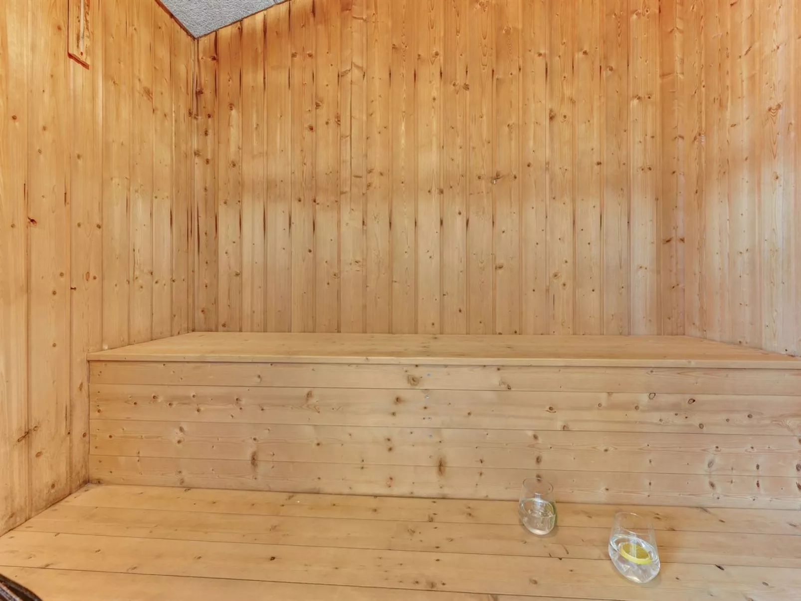 "Matrona" - 750m from the sea-Binnen