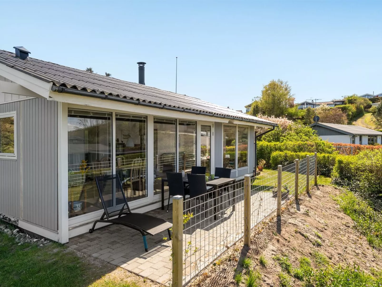 "Vasilij" - 300m to the fjord-Buiten