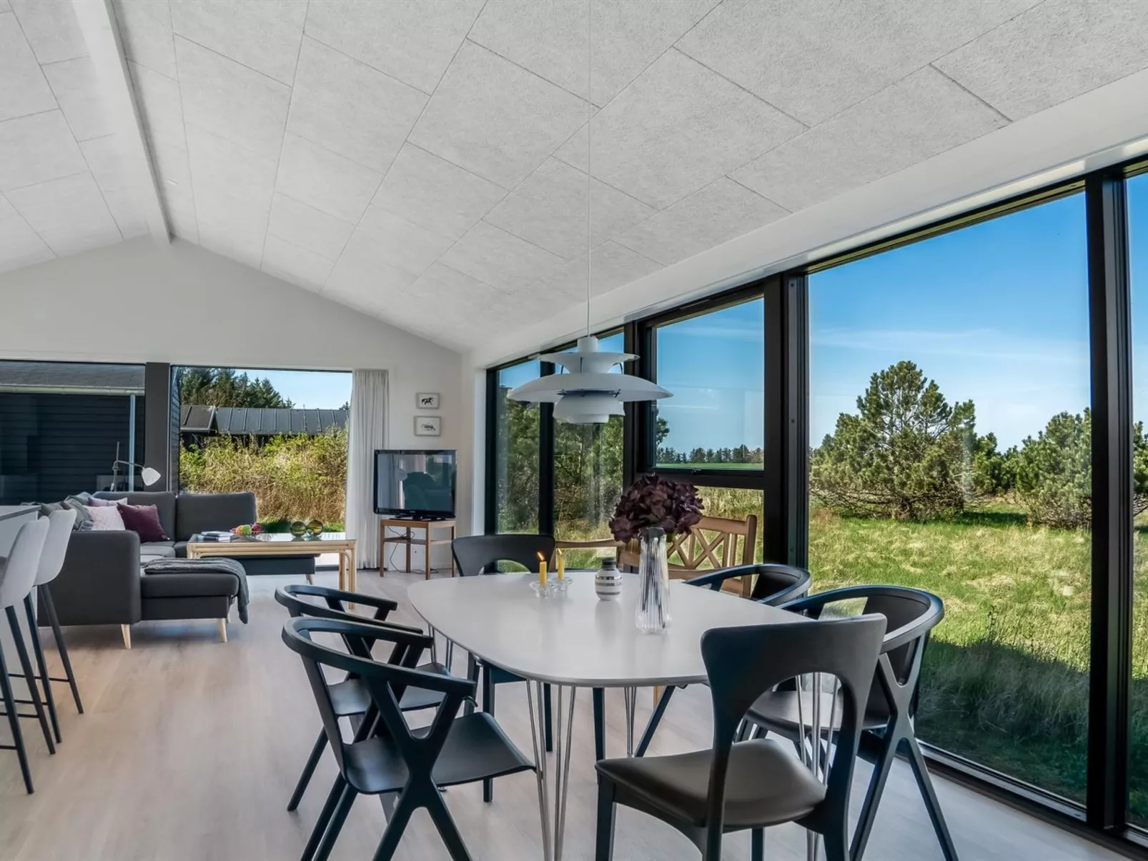 "Merete" - 900m from the sea-Binnen