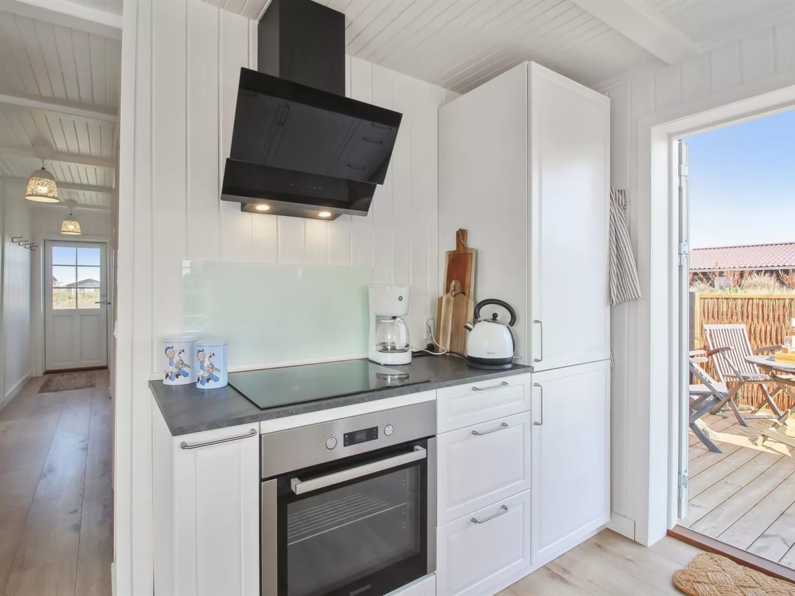 "Sanni" - 225m from the sea-Binnen