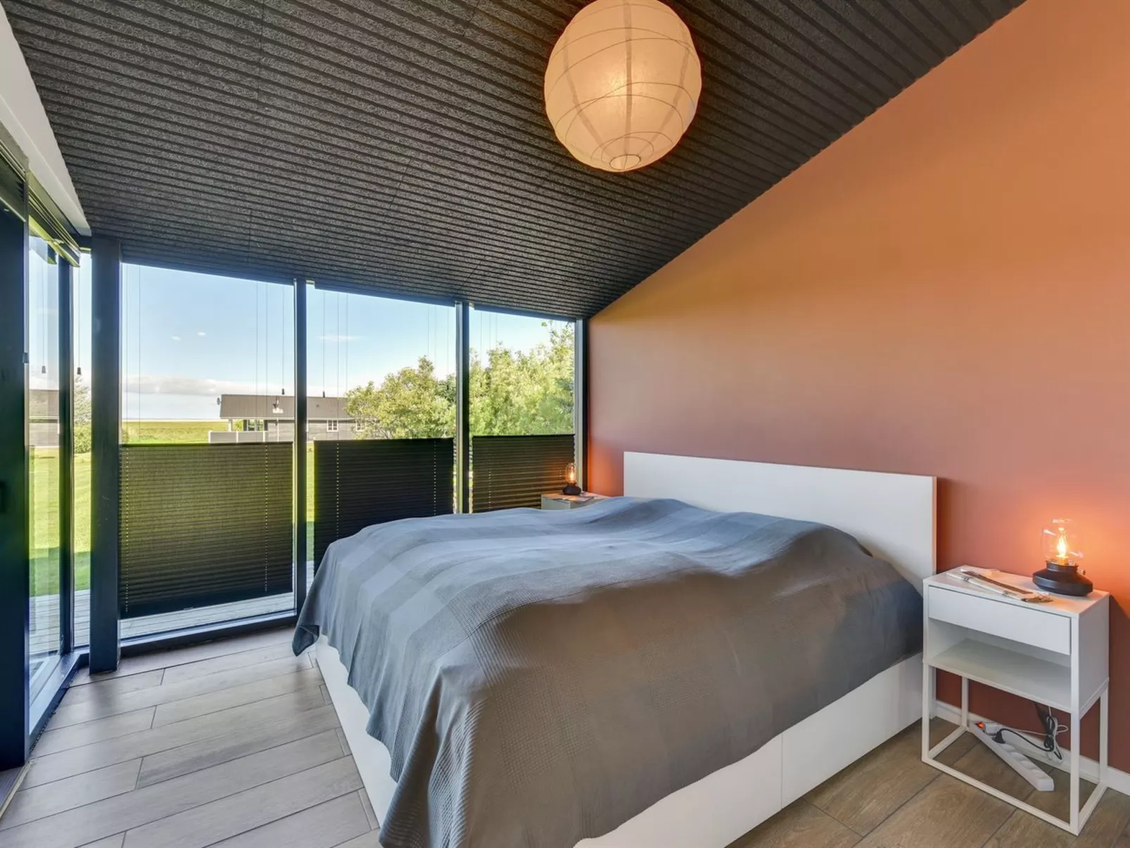 "Emilie" - 250m to the fjord-Binnen