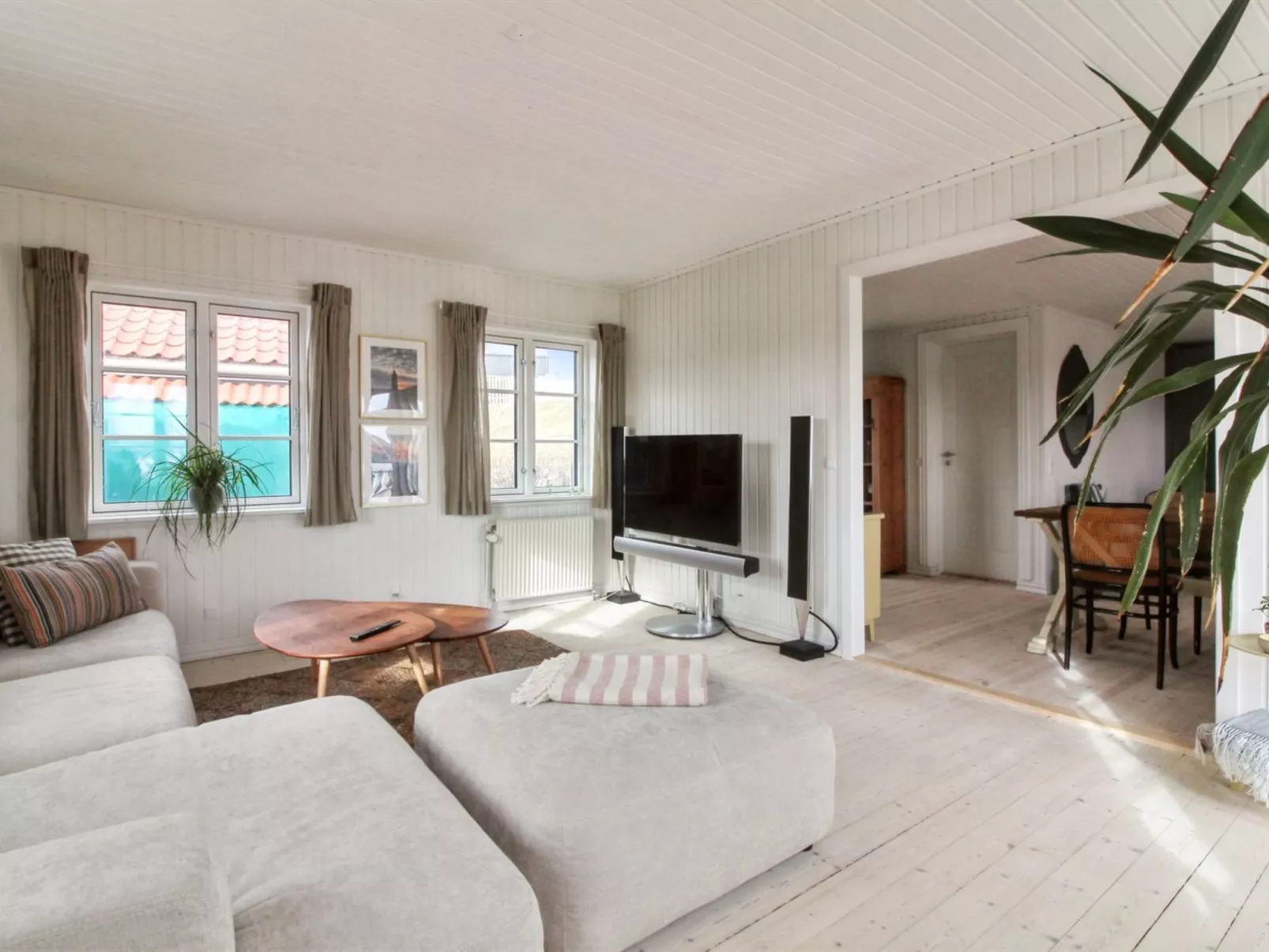 "Edmond" - 150m from the sea-Binnen