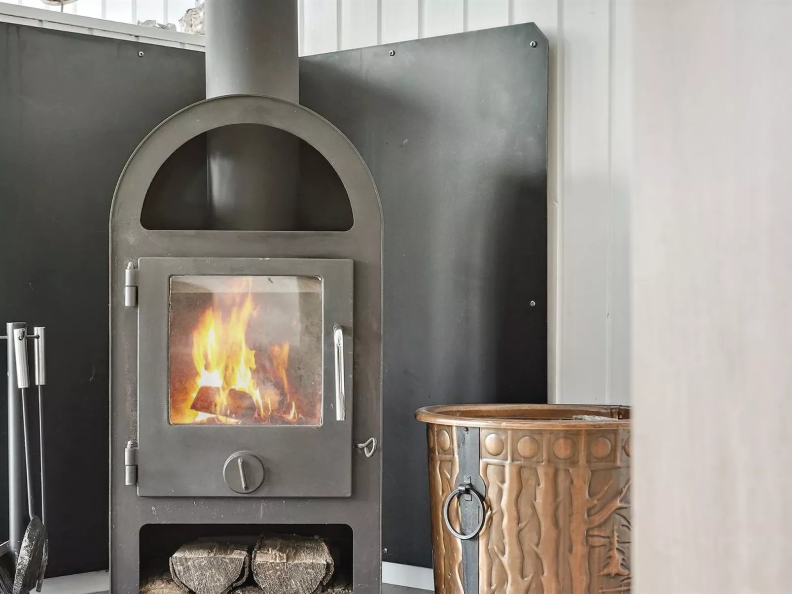 "Sylvi" - 750m from the sea-Binnen