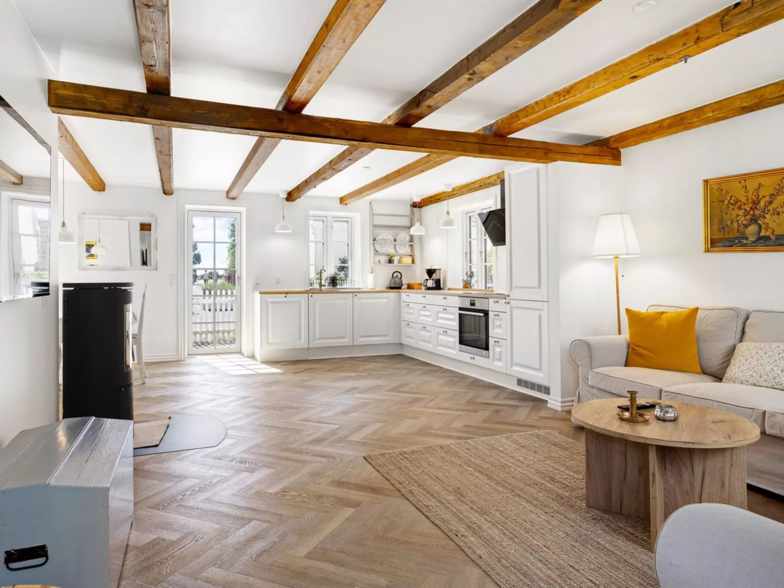 "Karmen" - 100m from the sea-Binnen