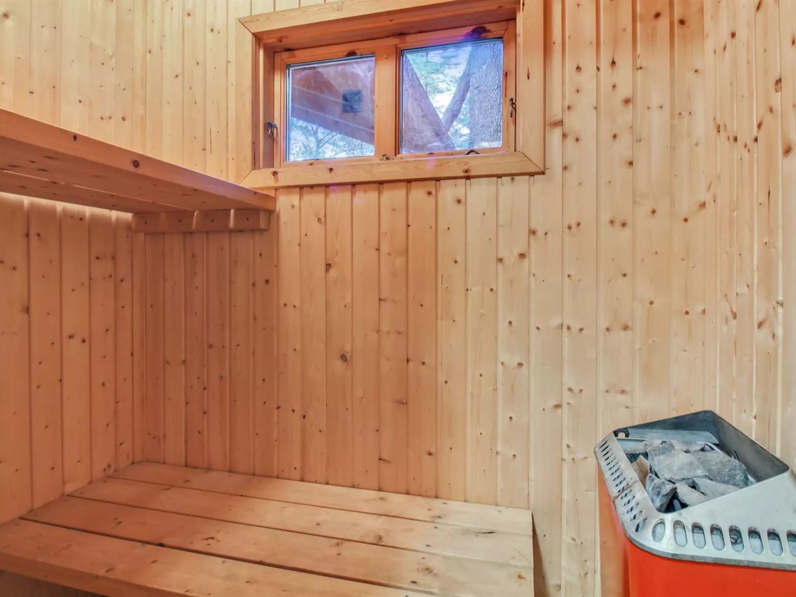 "Muriel" - 1.1km from the sea-Binnen