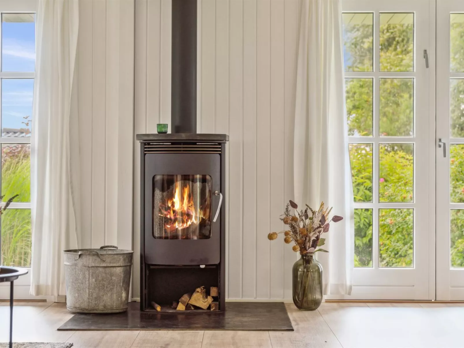 "Lazorka" - 200m from the sea-Binnen