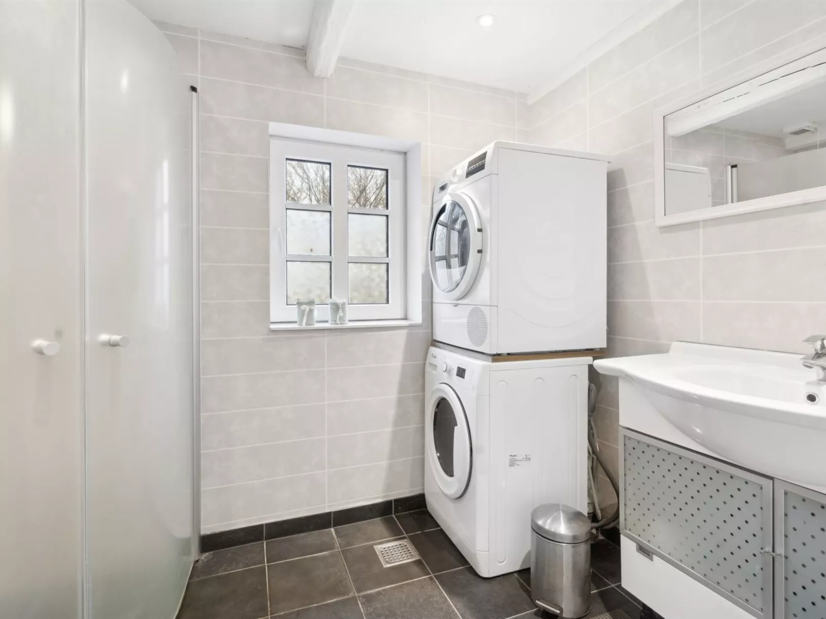 "Eliane" - 1.8km from the sea-Binnen