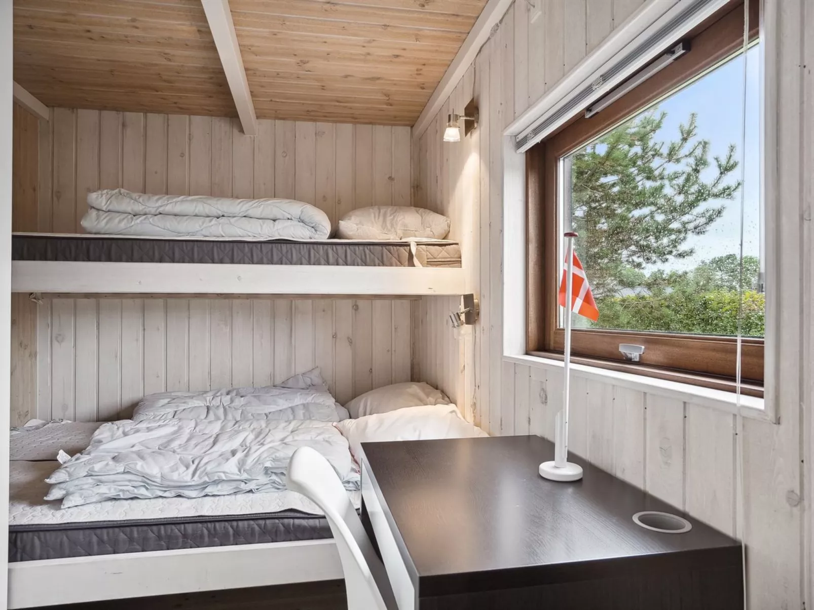 "Evald" - 400m from the sea-Binnen