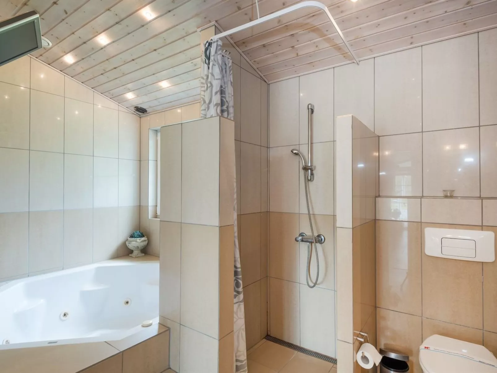 "Erene" - 850m from the sea-Binnen