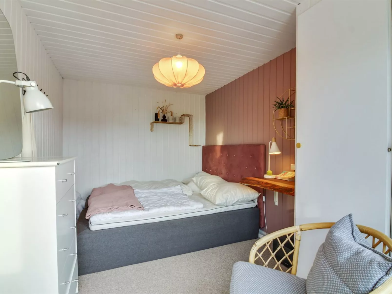 "Frederik" - 250m from the sea-Binnen