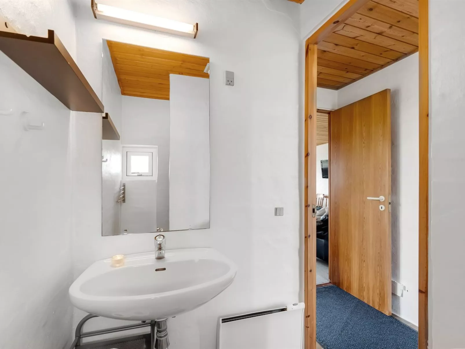 "Kirsa" - 200m to the fjord-Binnen