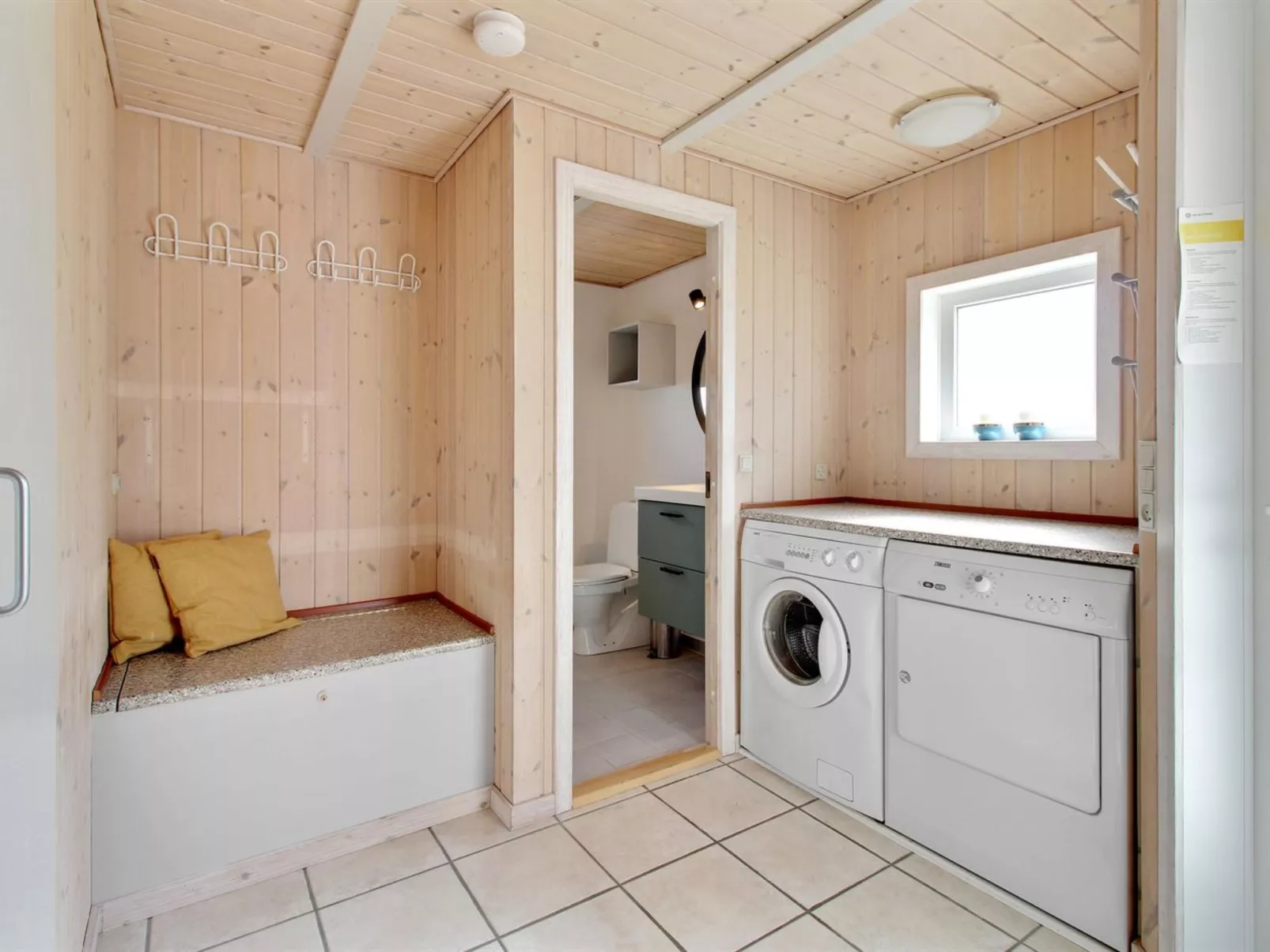 "Munder" - 1.2km to the fjord-Binnen