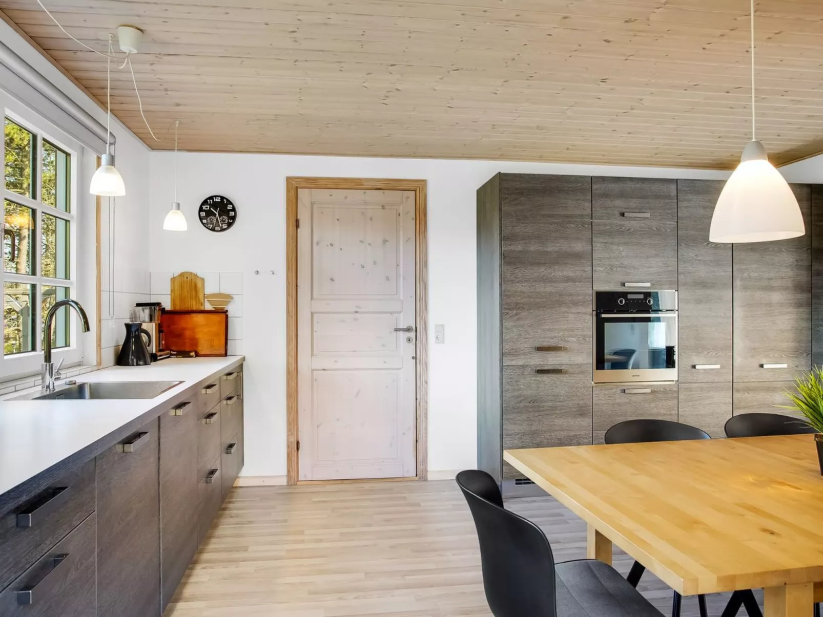 "Laila" - 1.2km from the sea-Binnen