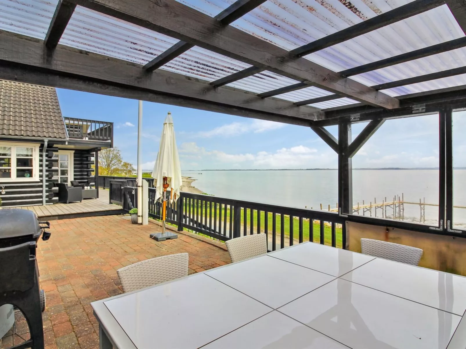 "Sander" - 10m to the fjord-Buiten