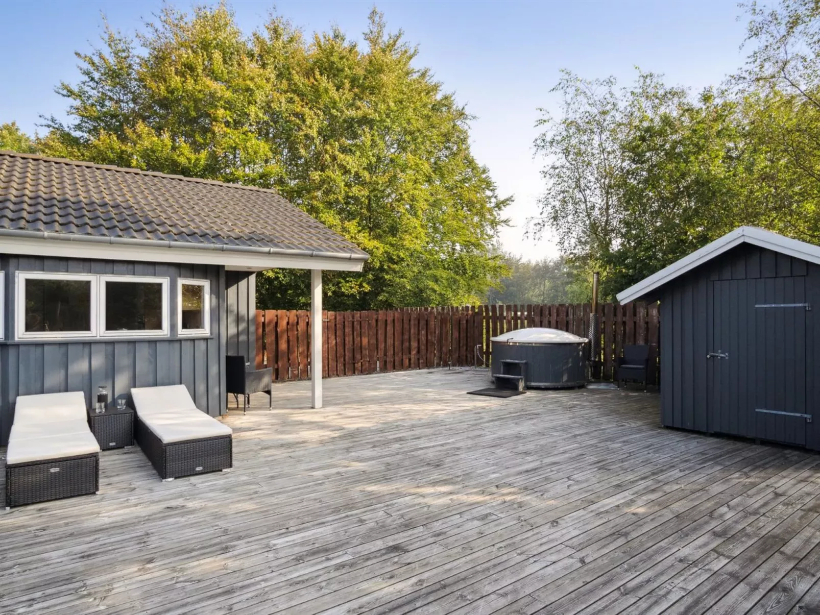 "Elif" - 30km from the sea-Buiten