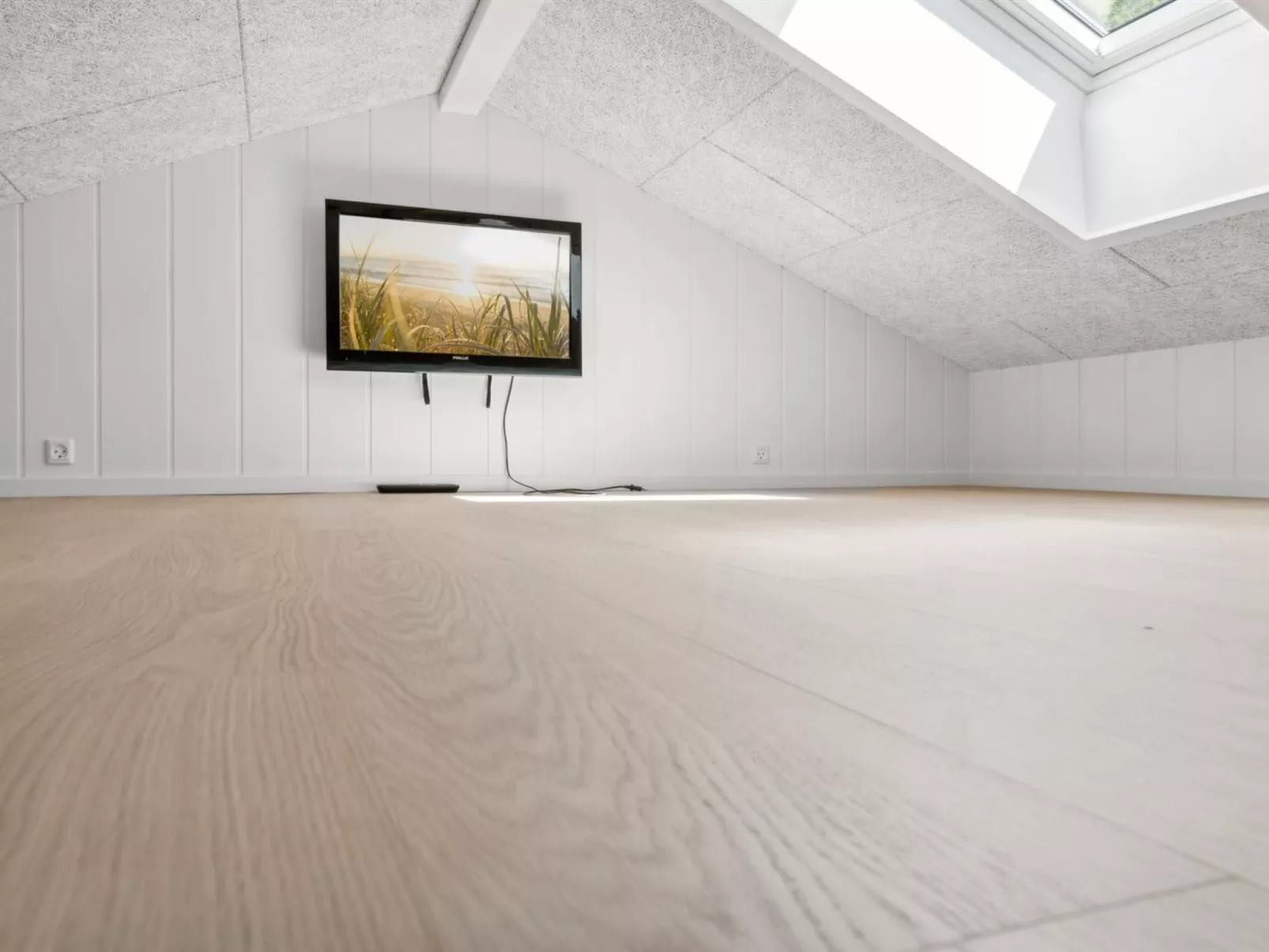 "Nicolas" - 500m from the sea-Binnen