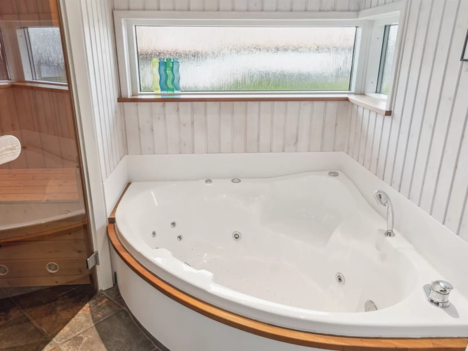 "Sohvi" - 300m from the sea-Binnen