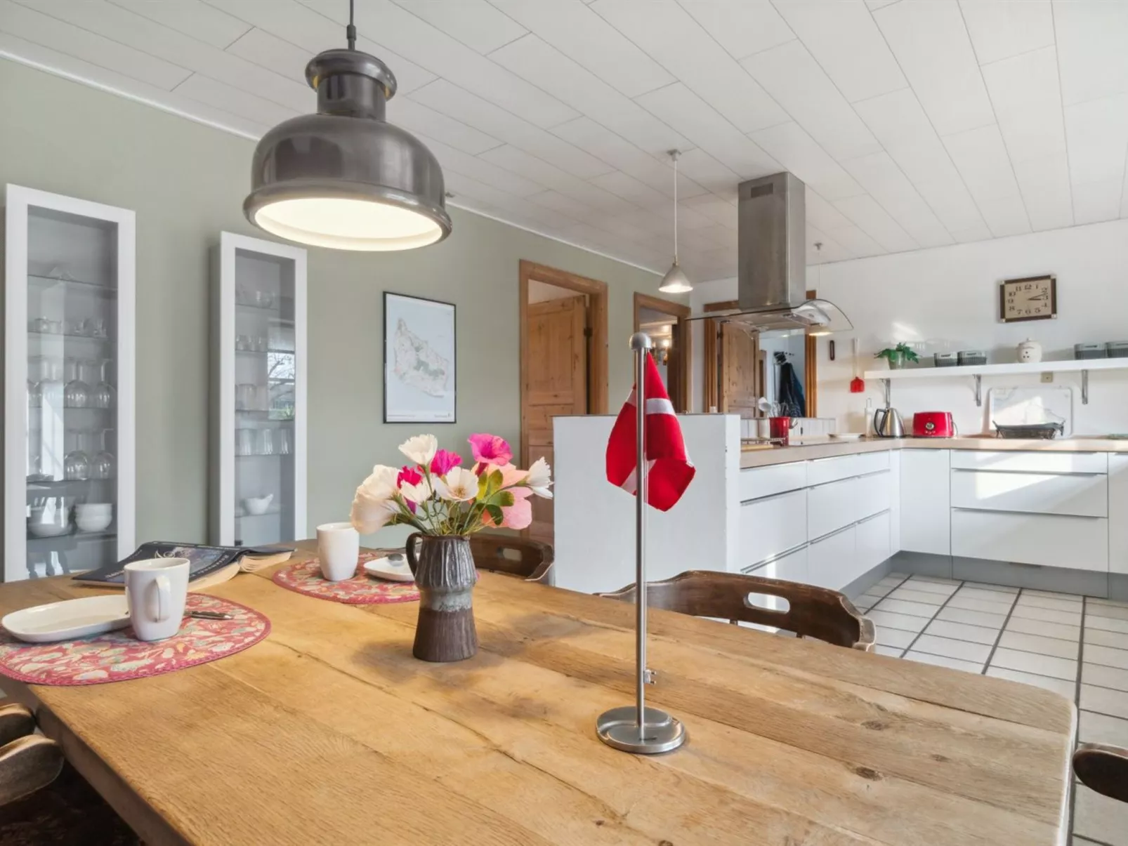 "Josie" - 700m from the sea-Binnen