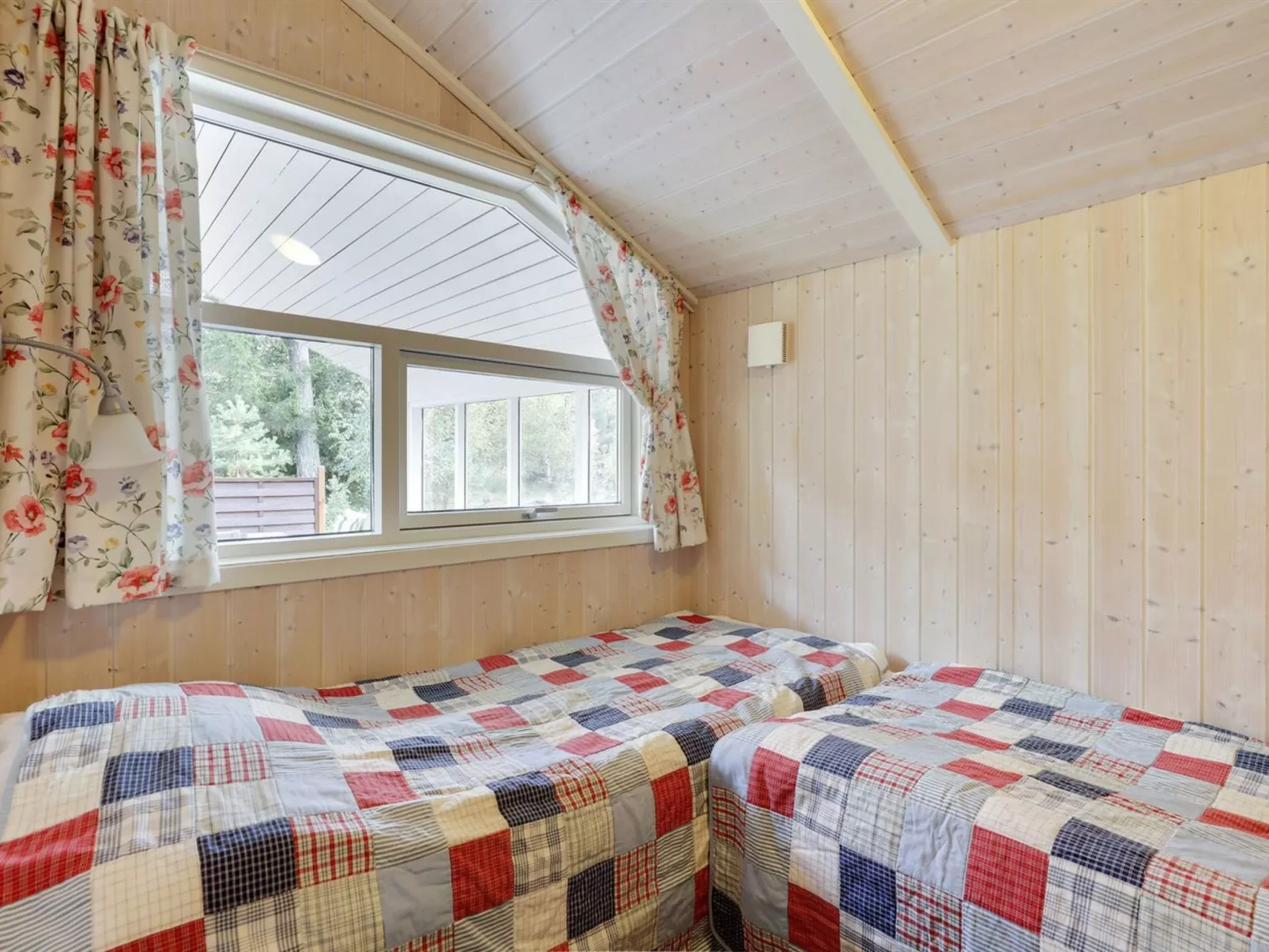 "Bea" - 300m from the sea-Binnen