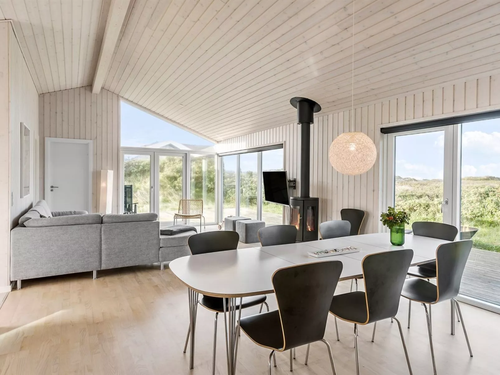 "Mirla" - 50m from the sea-Binnen