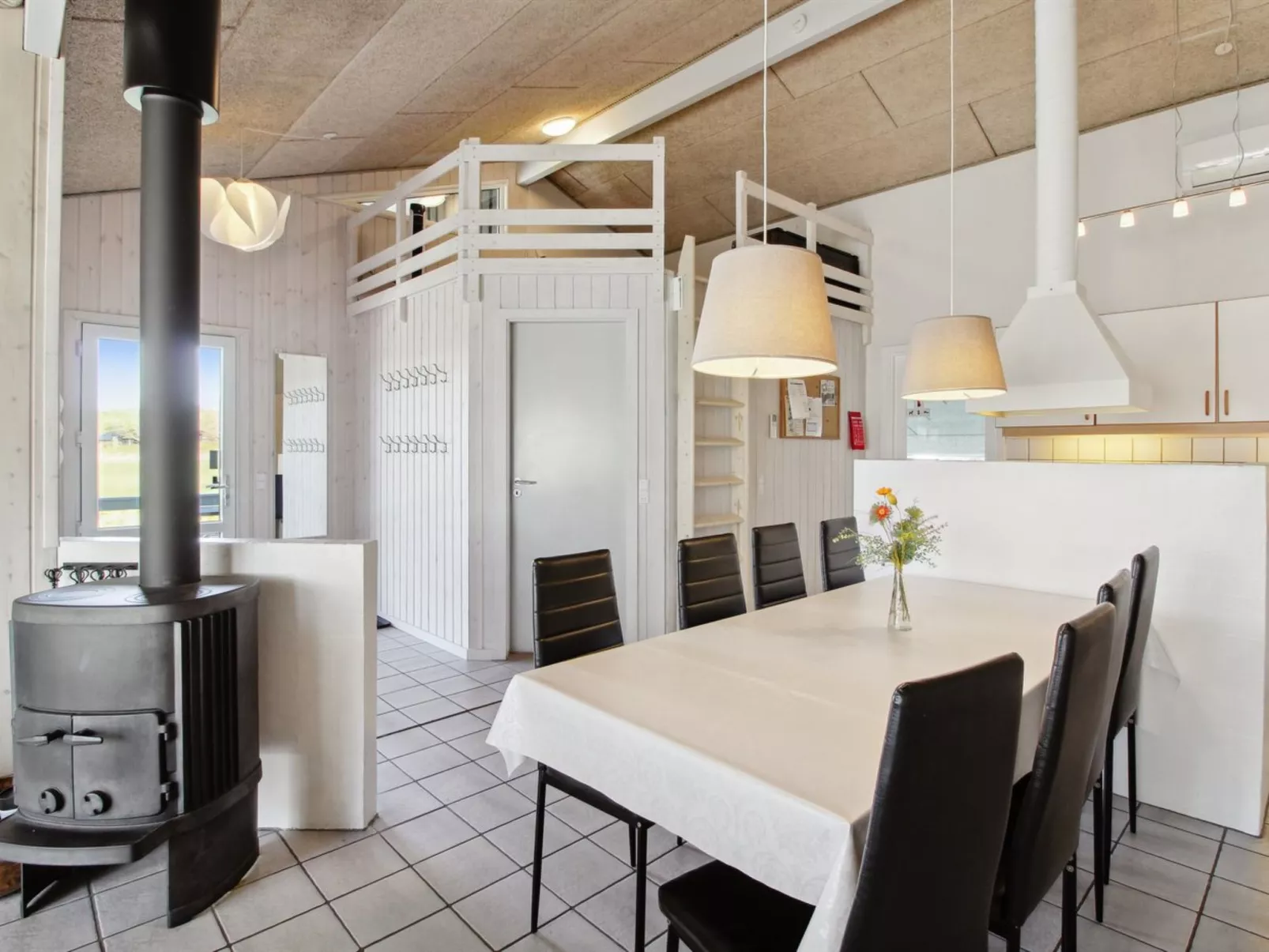 "Katharine" - 175m from the sea-Binnen