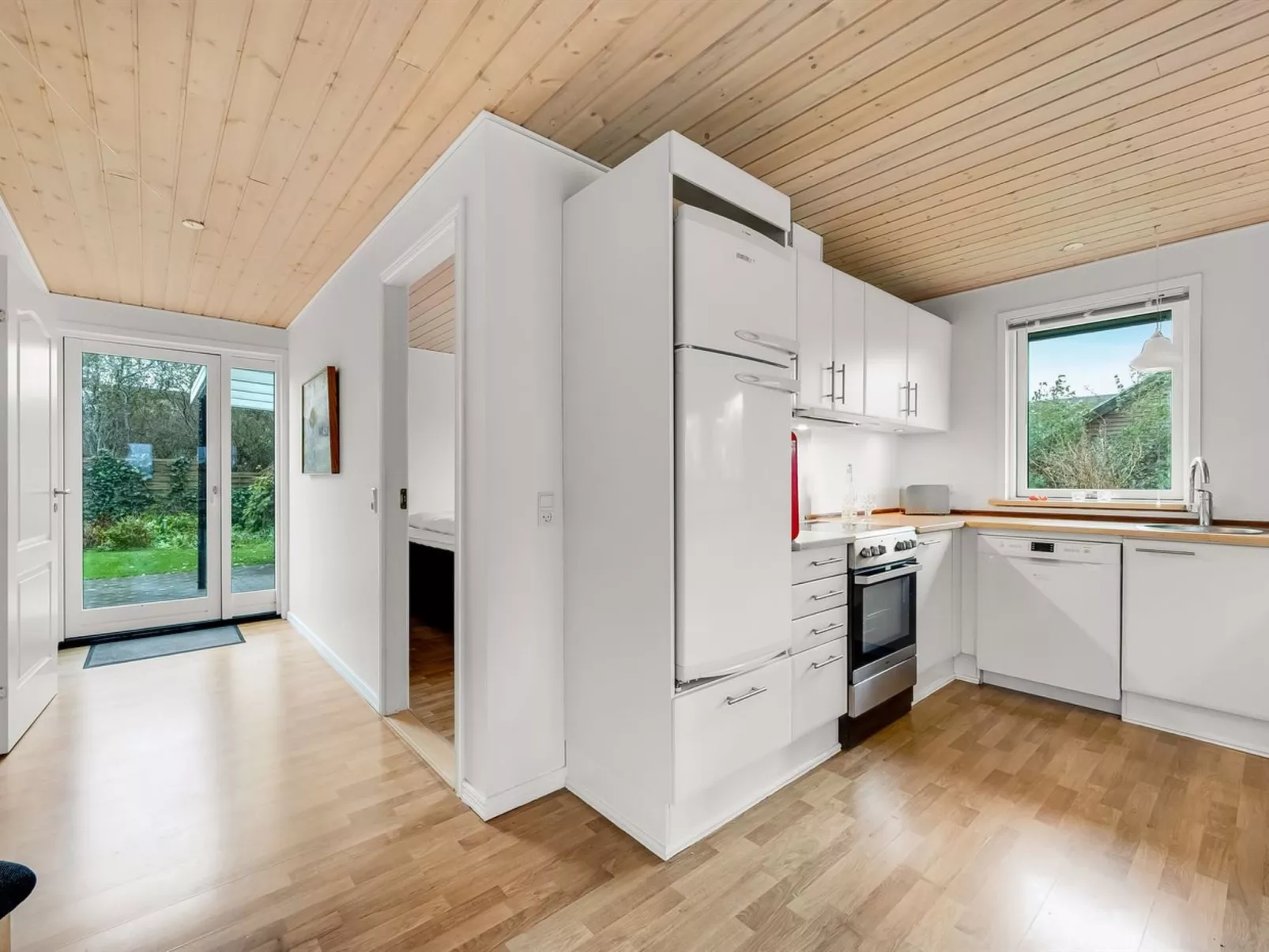 "Ensio" - 300m to the fjord-Binnen