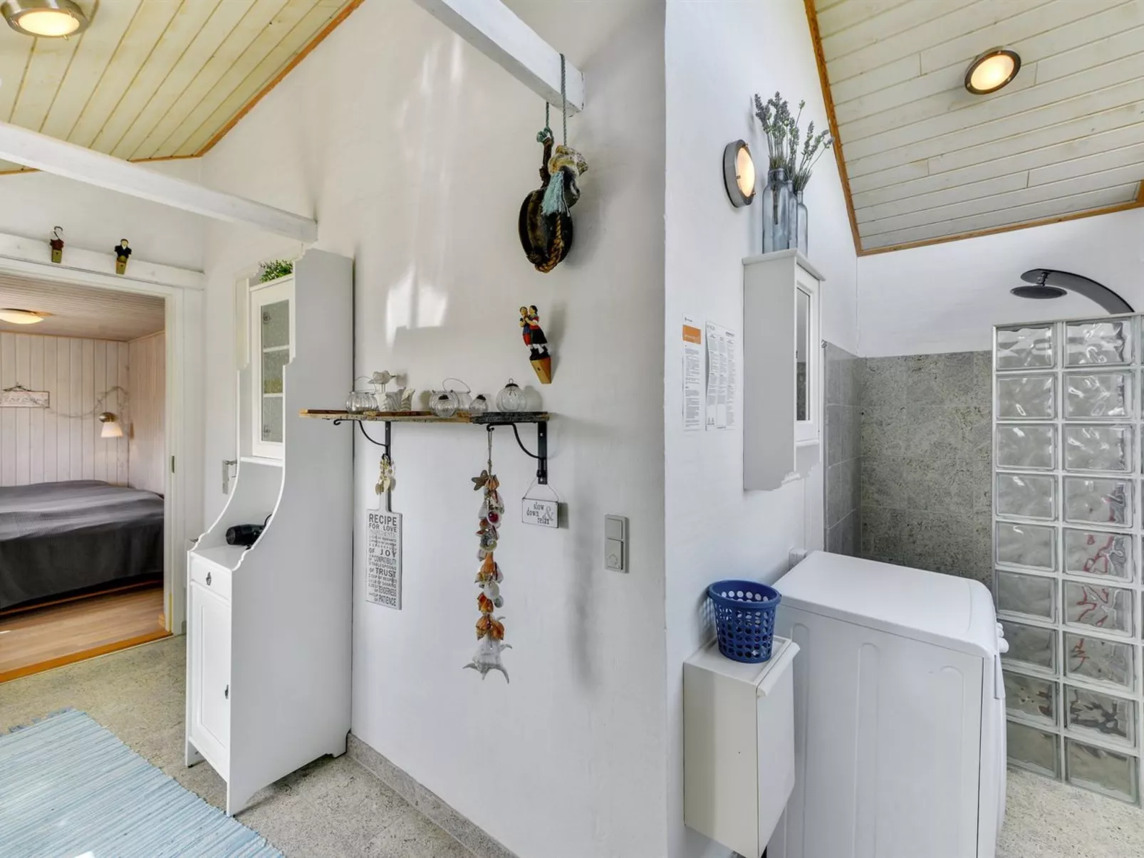 "Heilo" -  from the sea-Buiten