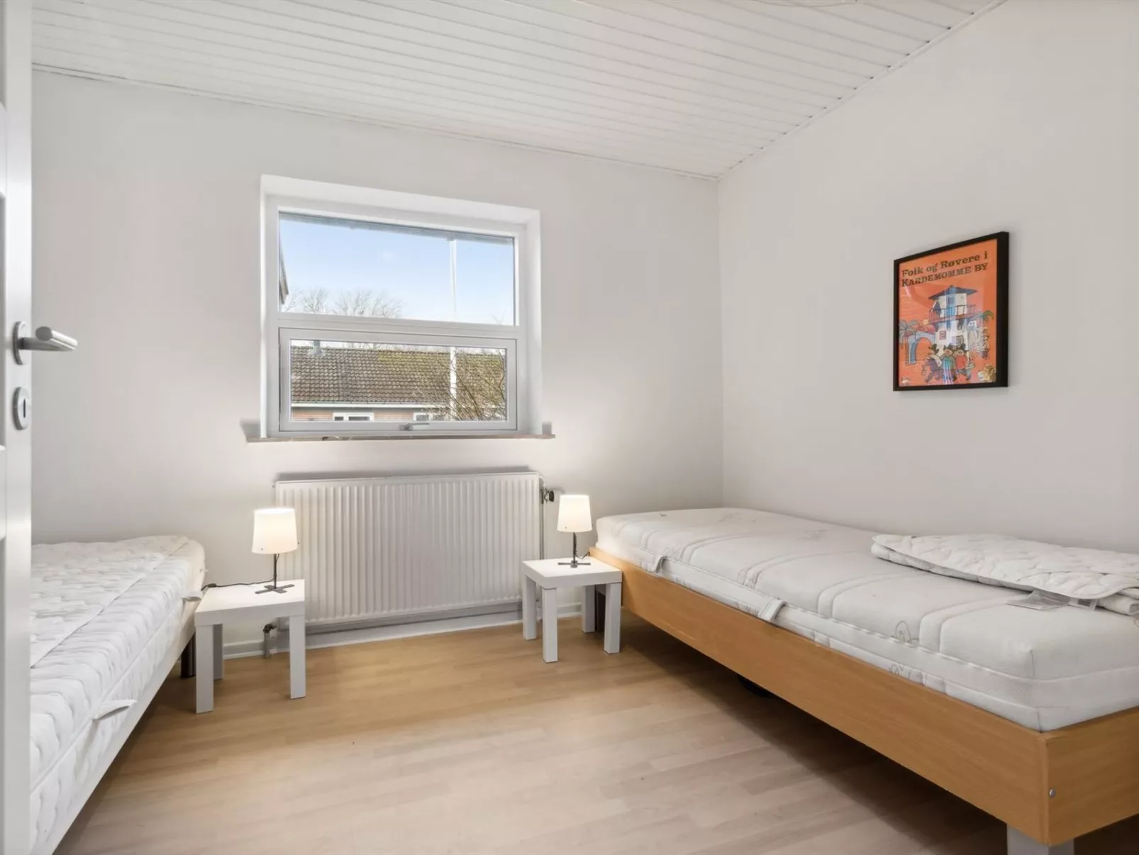 "Yrjö" - 1km from the sea-Binnen