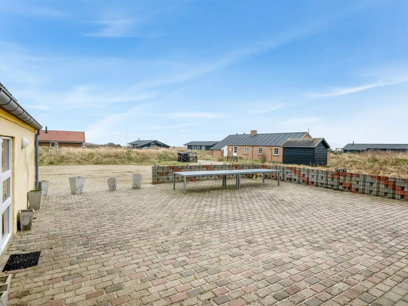 "Nafne" - 1.2km from the sea-Buiten