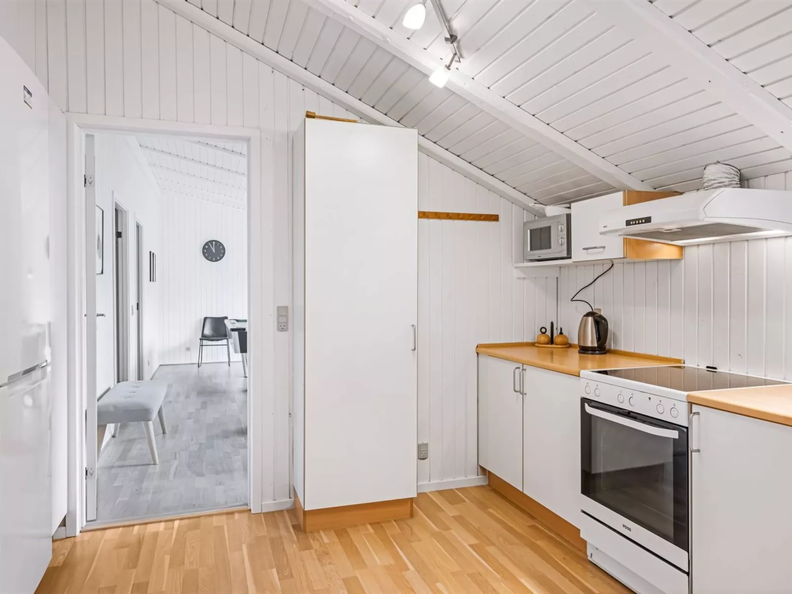 "Orm" - 2.3km from the sea-Binnen