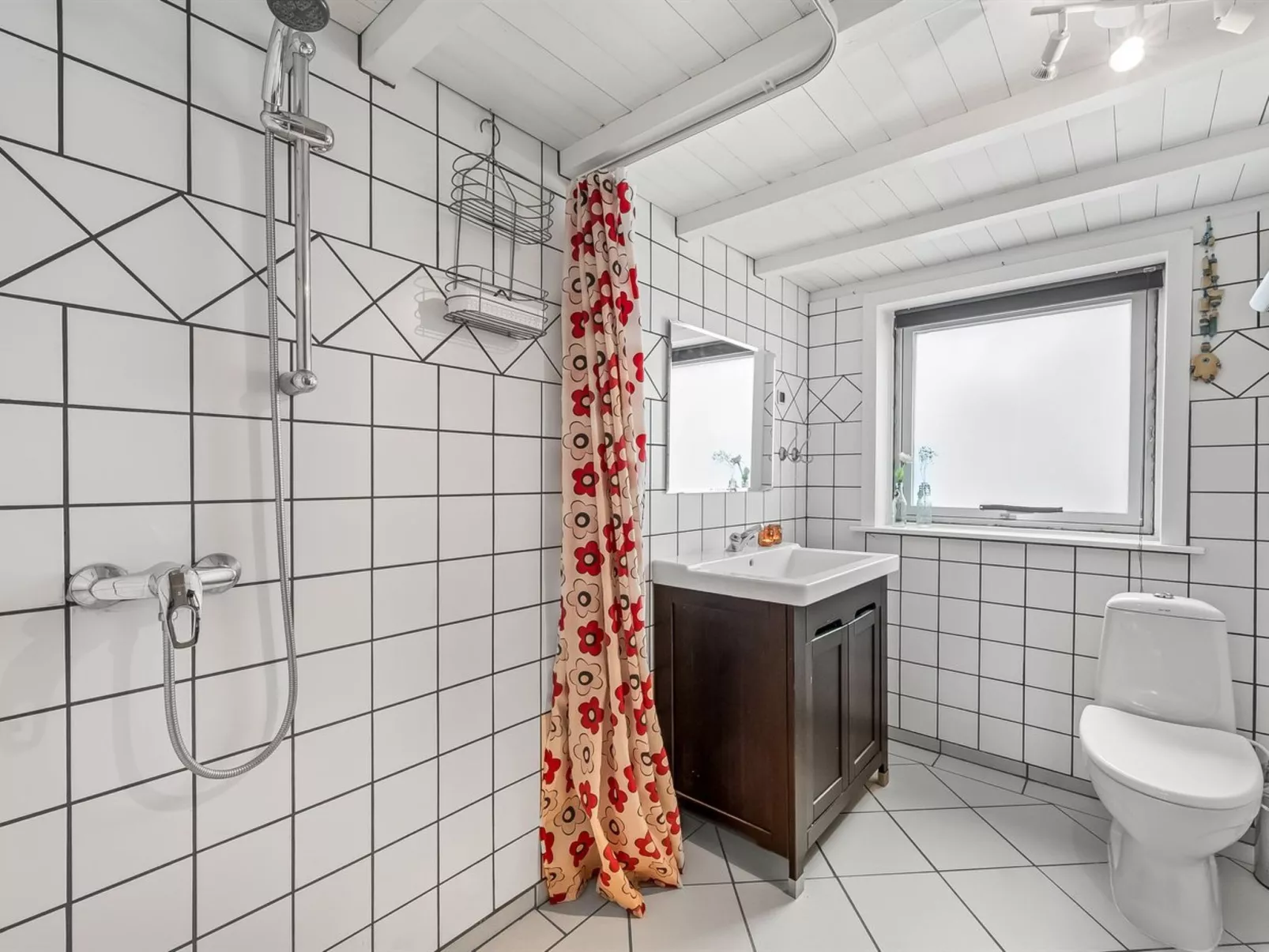 "Oddger" - 250m to the fjord-Binnen