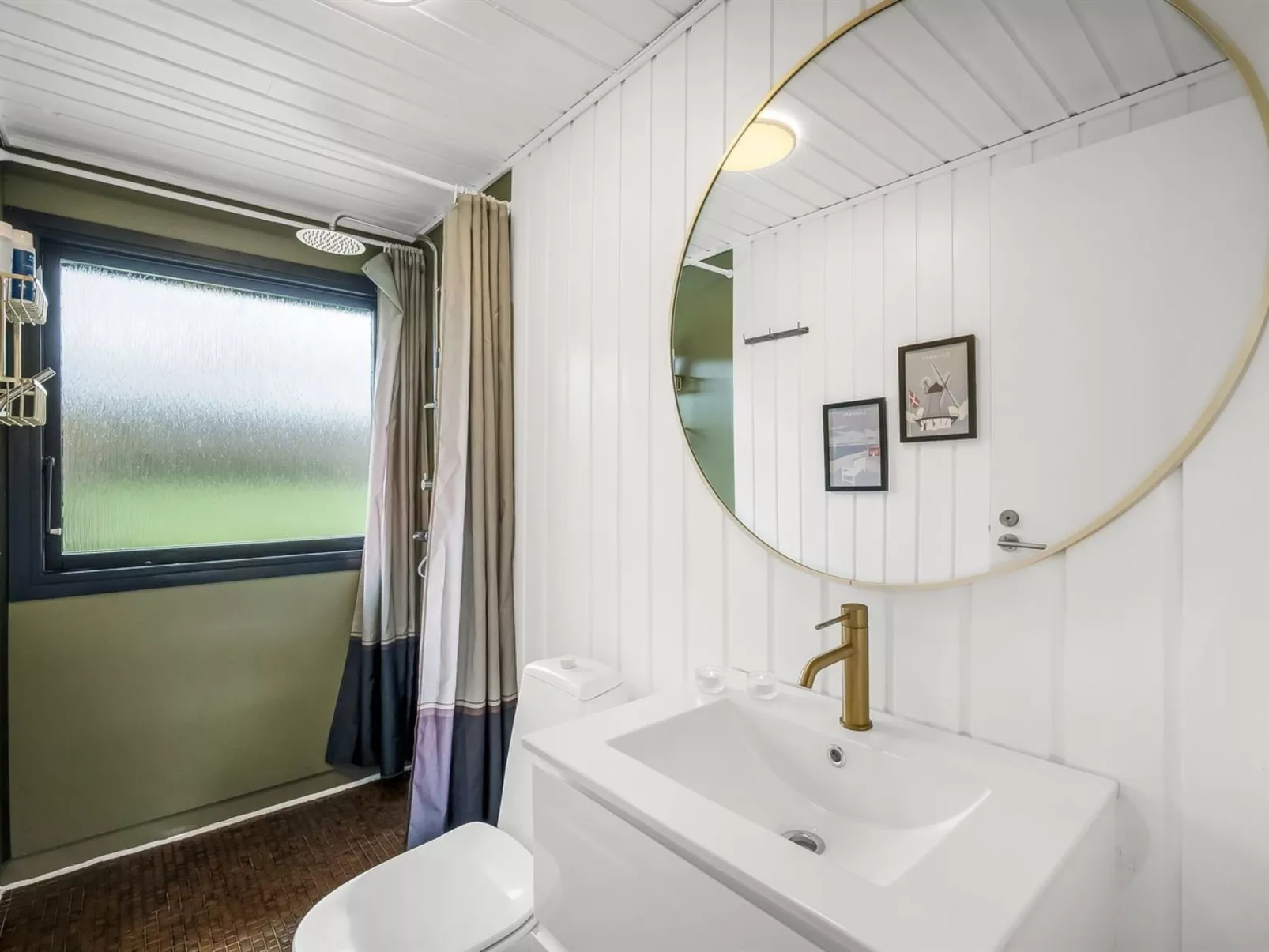 "Jule" - 1.3km to the fjord-Binnen