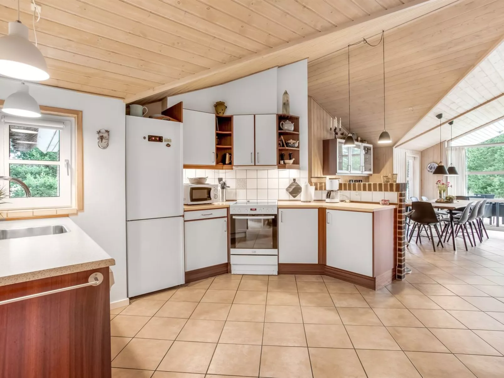 "Ronna" - 2.2km from the sea-Binnen