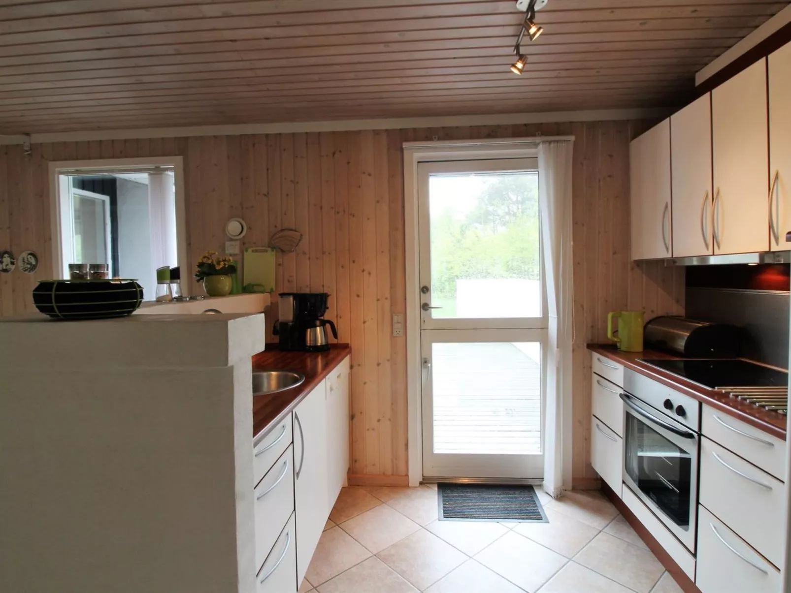 "Atla" - 2.5km from the sea-Binnen