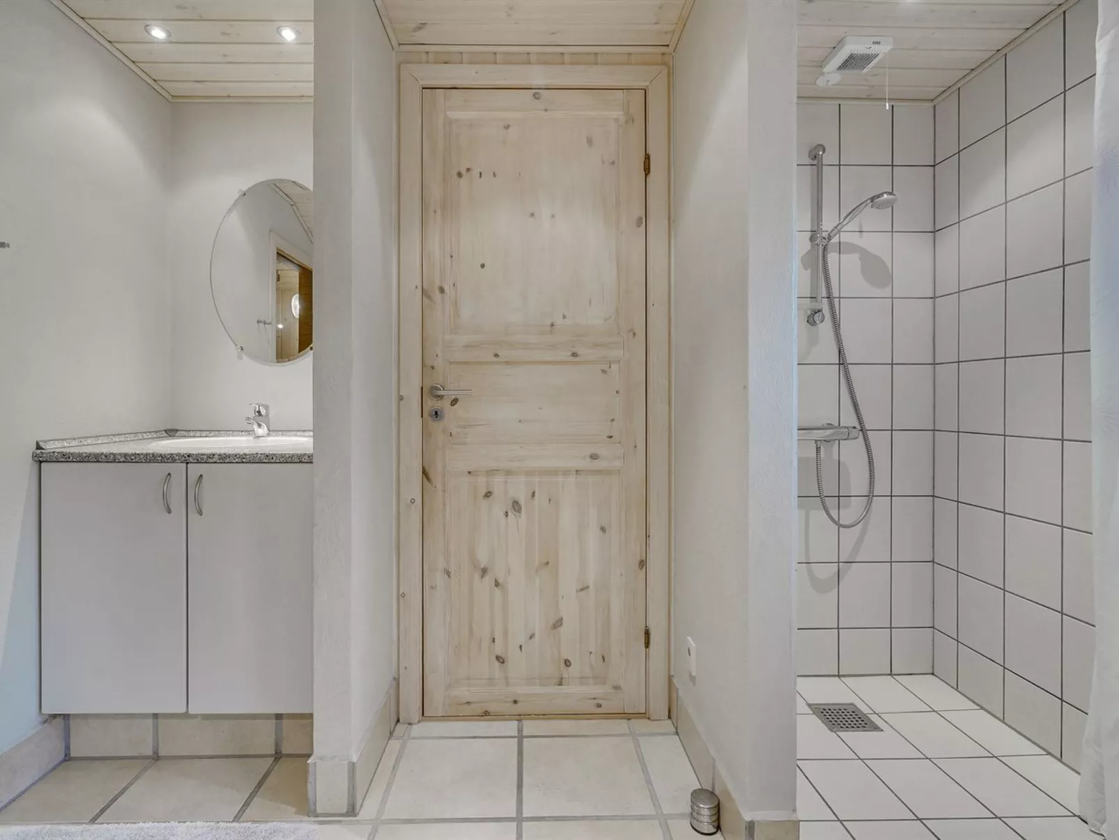 "Aviaja" - 12km from the sea-Binnen