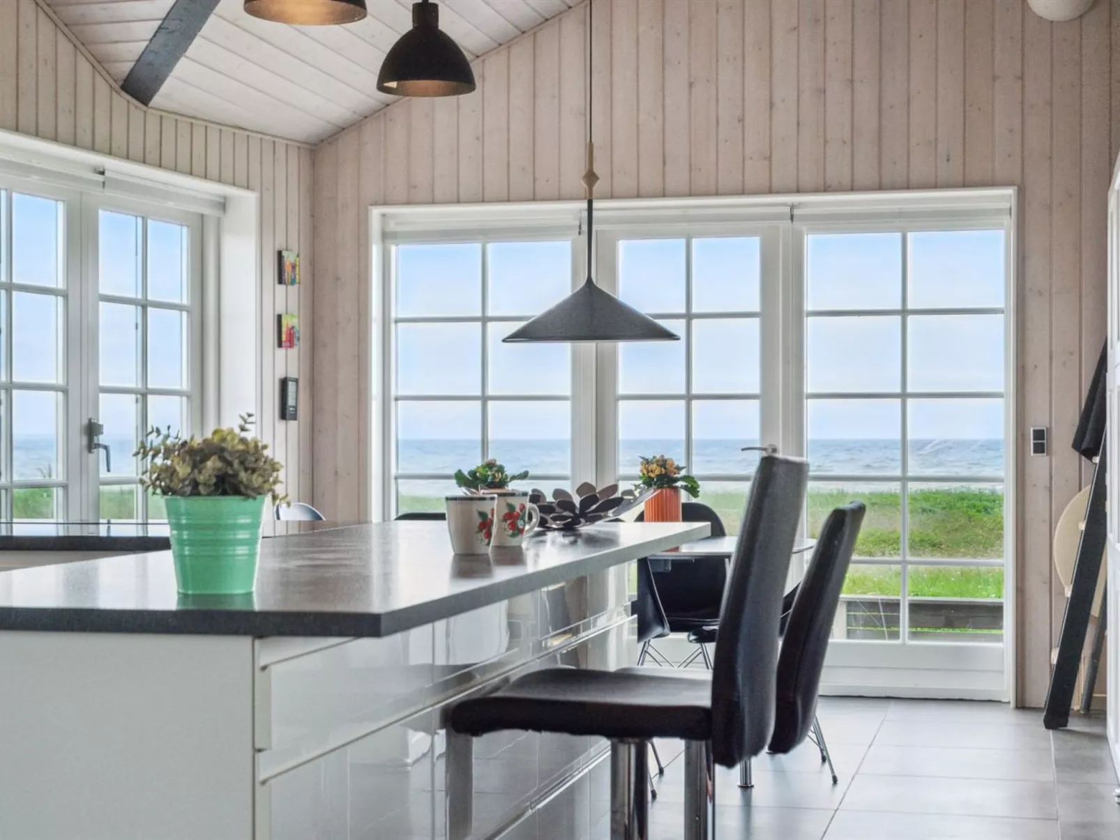 "Dory" - 30m from the sea-Binnen