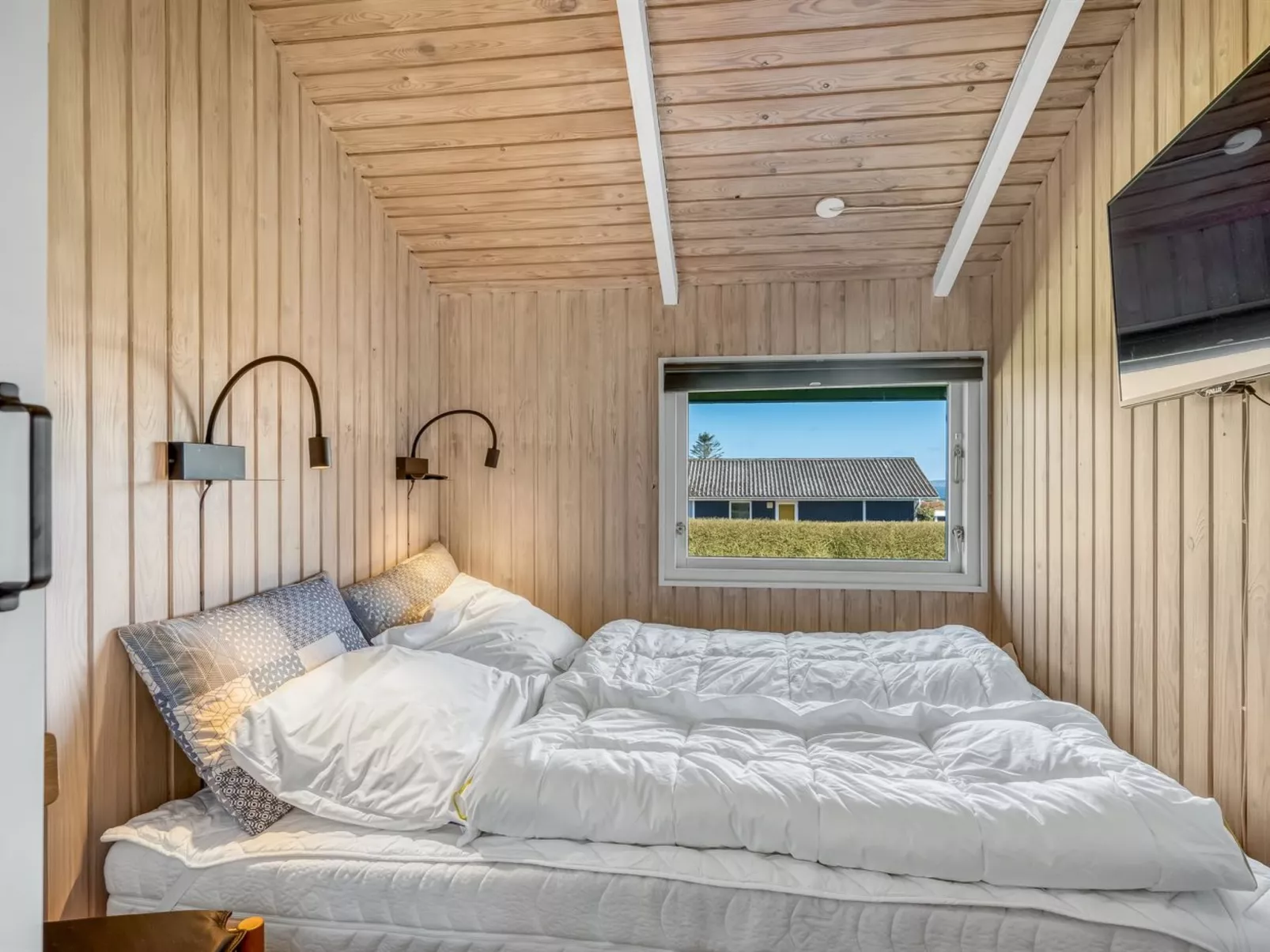 "Ofrath" - 350m to the fjord-Binnen