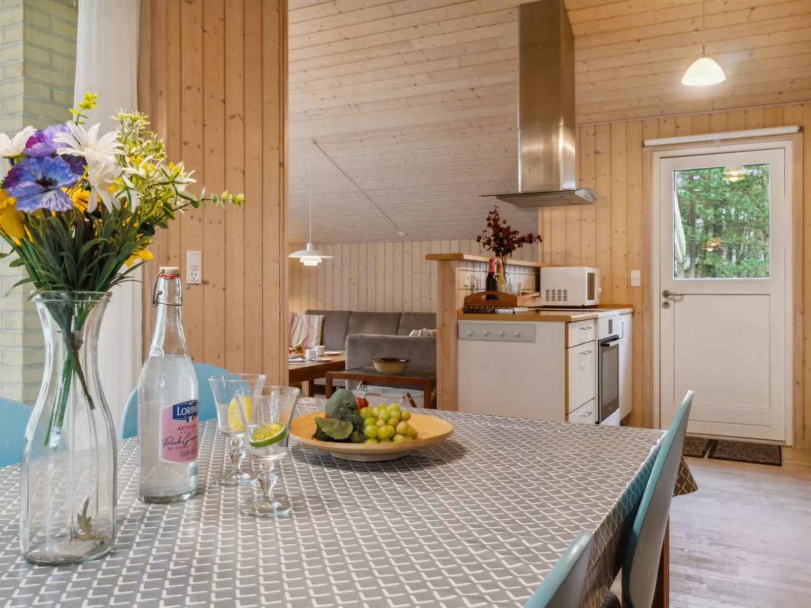 "Ava" - 850m from the sea-Binnen