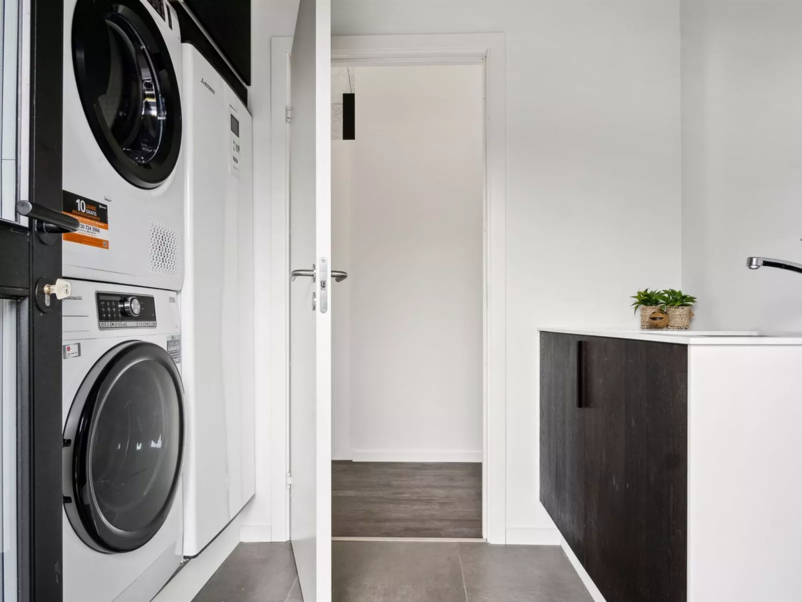 "Stygg" - 75m from the sea-Binnen