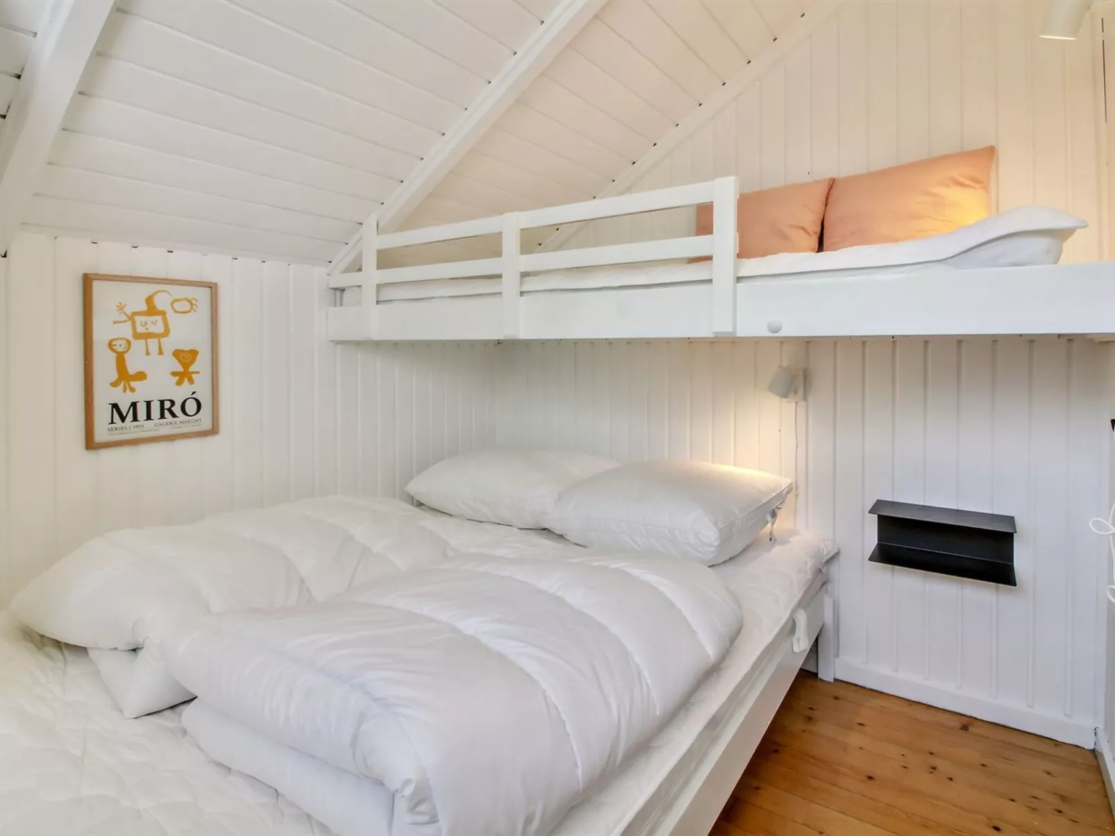 "Jaakob" - 30km from the sea-Binnen