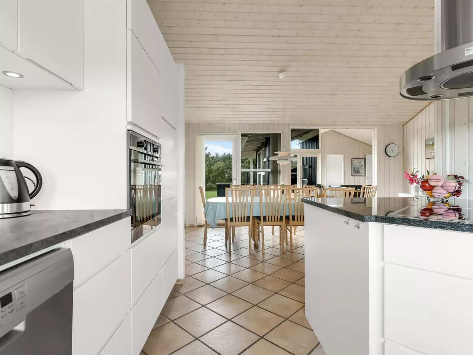 "Juris" - 950m from the sea-Binnen